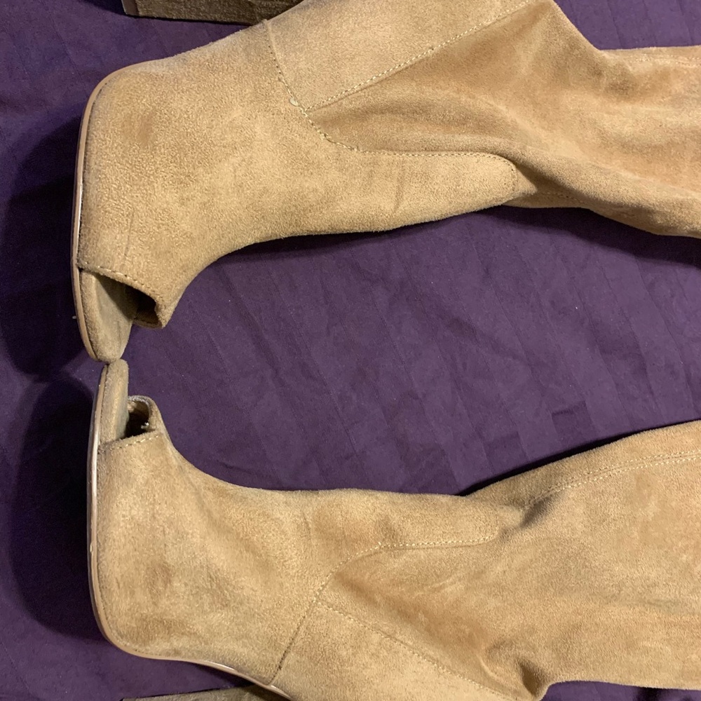 Boots - Picture 3 of 3